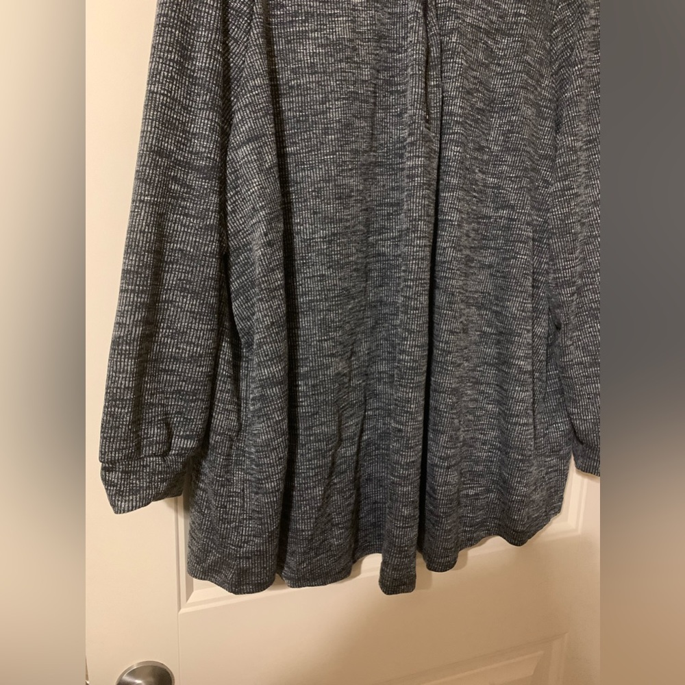 BloomChic Rib Knit Tee - Picture 3 of 7